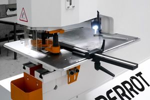 Tôlerie : Machine de poinçonnage universelles