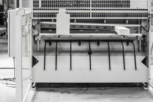 vue arriere cisaille industrielle toles rgs